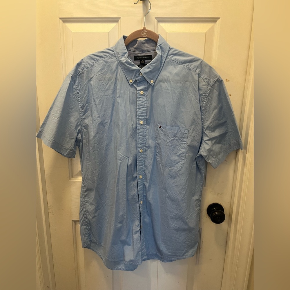 LIKE NEW Tommy Hilfiger Men’s Button Down Shirt in Light Blue - Sz XL